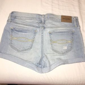 NEW Abercrombie distressed shorts
